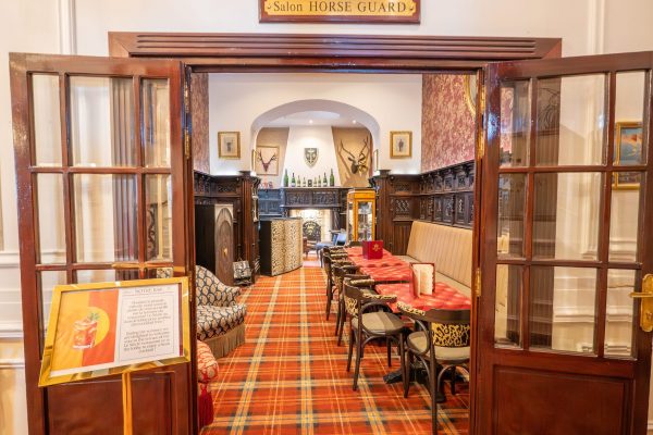 Horse Guard Bar Hotel West End Nice Promenade des Anglais